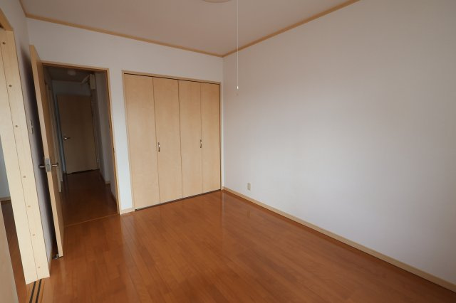 メゾンN B棟の洋室