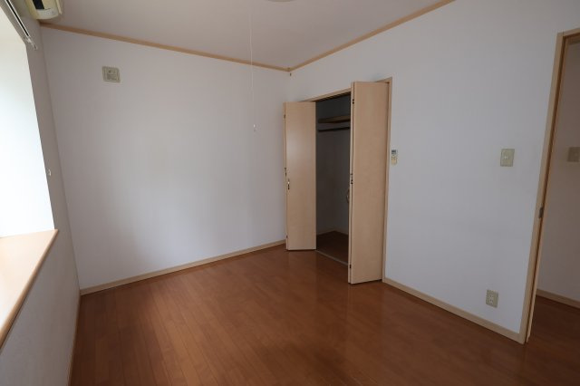 メゾンN B棟の洋室