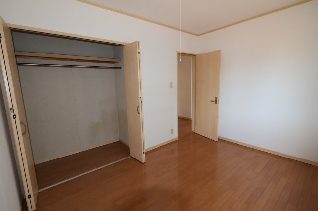 メゾンN B棟の洋室