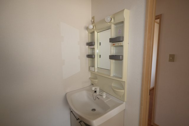 メゾンN B棟の独立洗面台