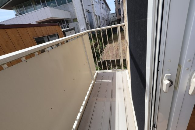 メゾンN B棟のバルコニー