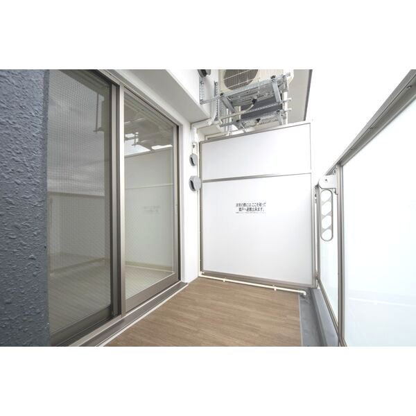 エステムコート新大阪ⅩⅤフロウのバルコニー