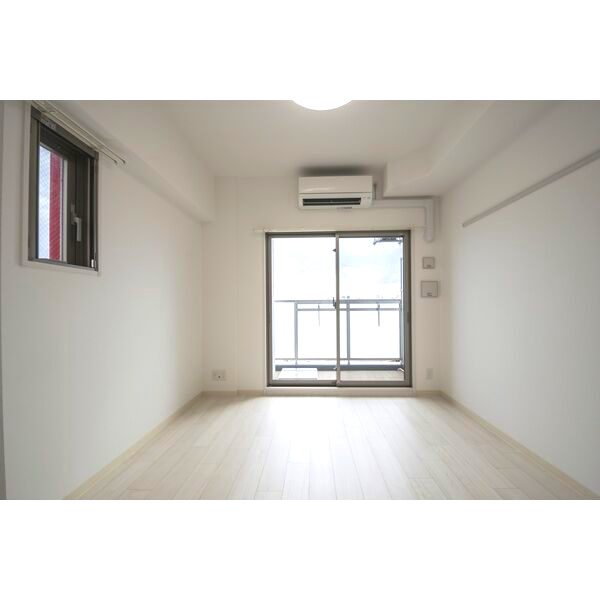 エステムコート新大阪ⅩⅤフロウの居間・リビング