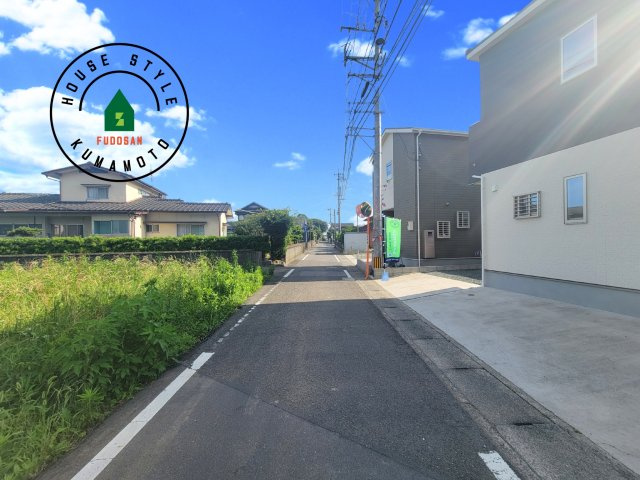 宇土市境目町第1-5棟（3号棟）の前面道路含む現地写真|前面道路です。