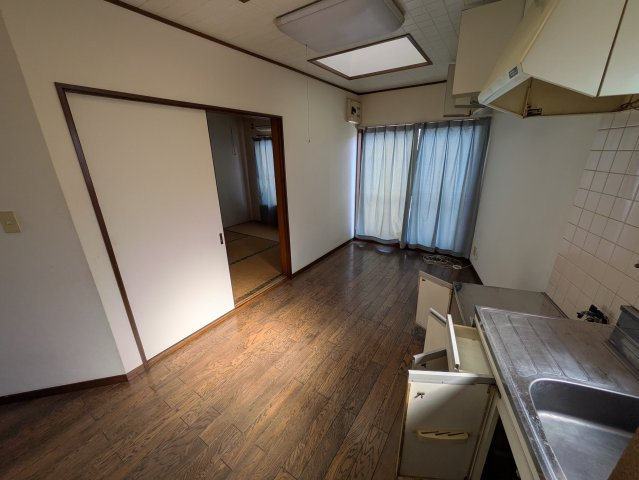 第8野本ビルの居間・リビング