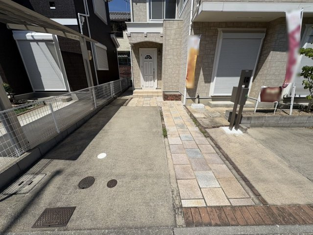 神戸市西区玉津町今津戸建の駐車場