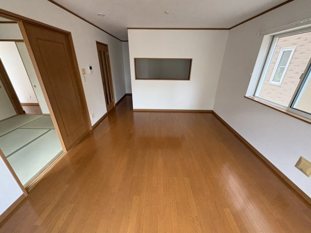 神戸市西区玉津町今津戸建の居間・リビング