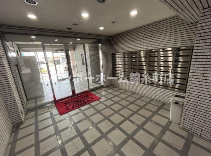 ライオンズプラザ竹の塚のエントランス