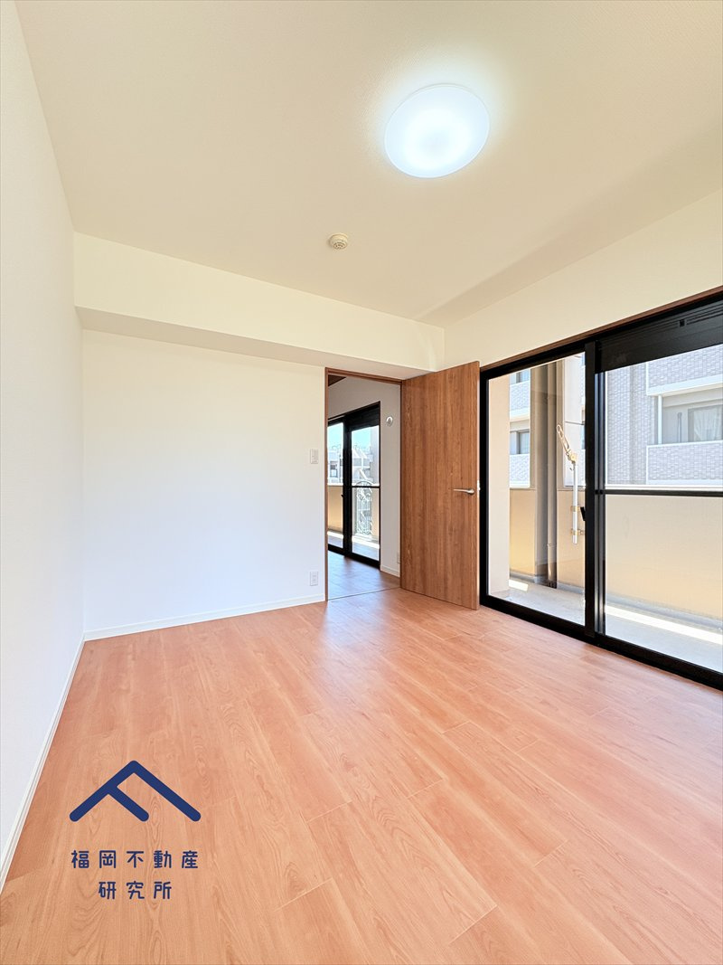 エバーライフ春日公園の洋室