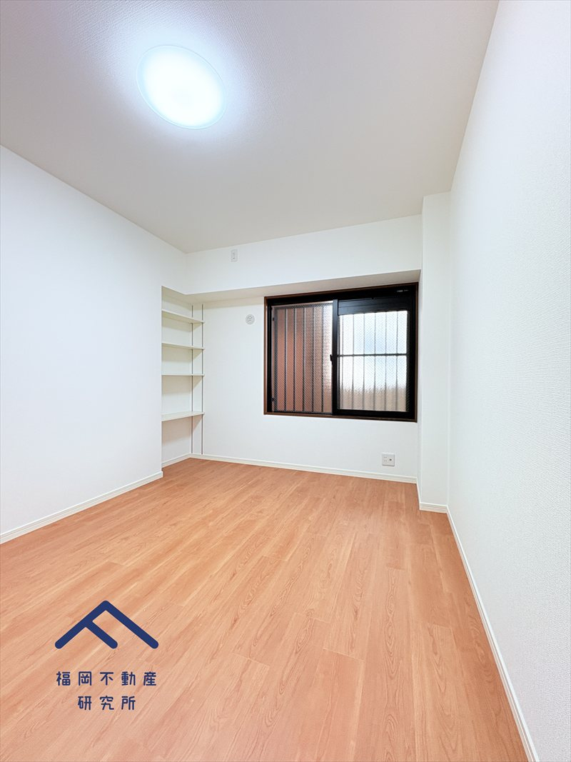 エバーライフ春日公園の洋室