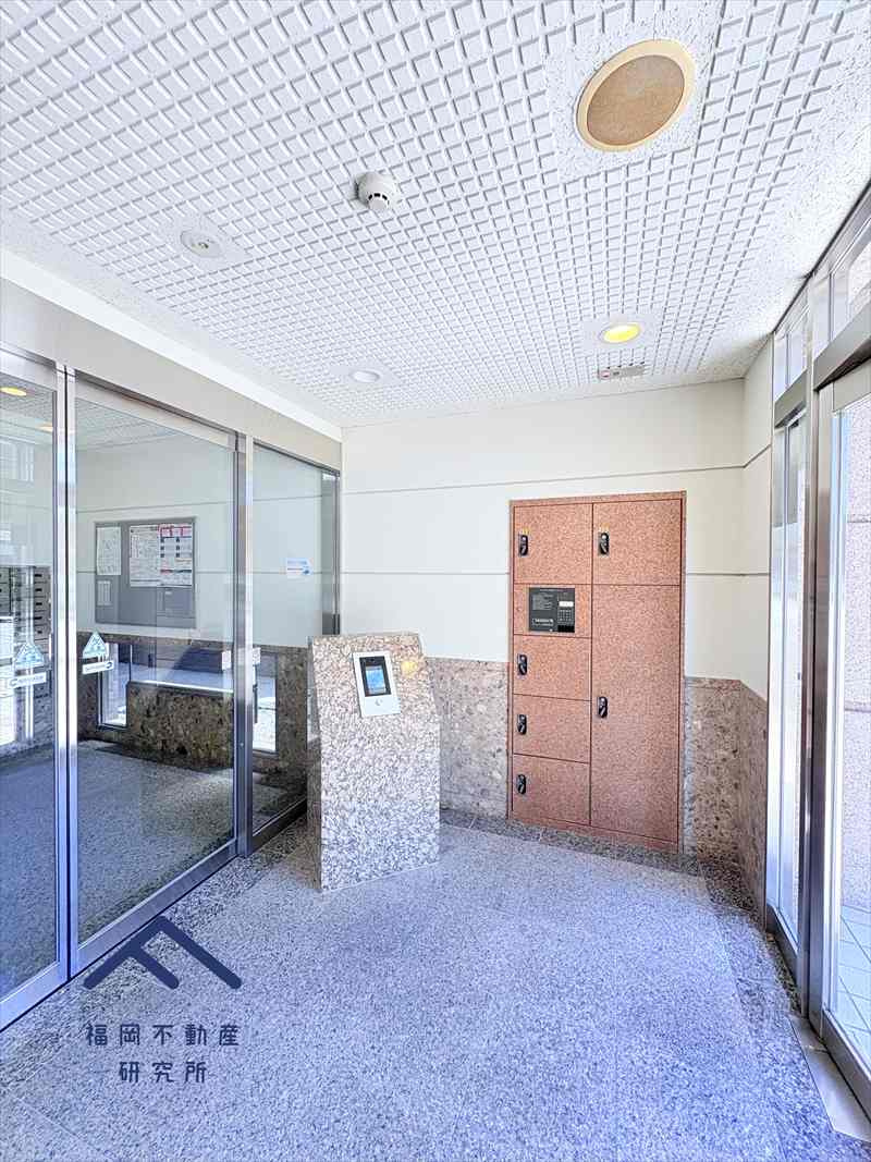 エバーライフ春日公園のエントランス