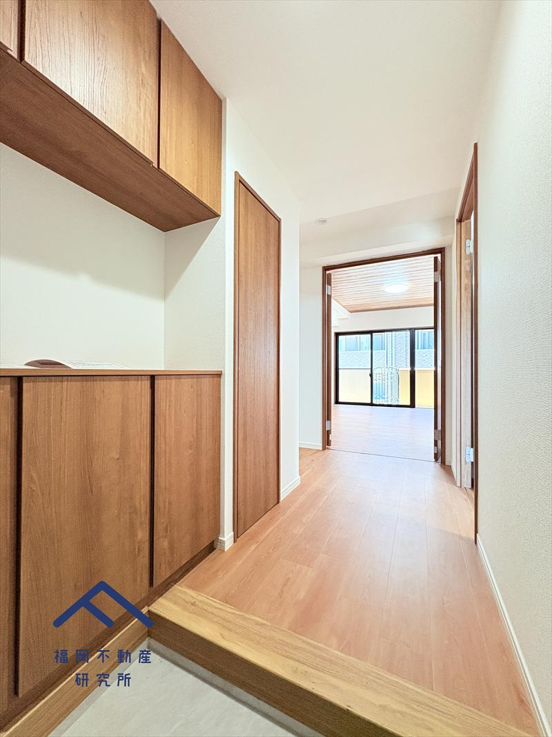 エバーライフ春日公園の玄関