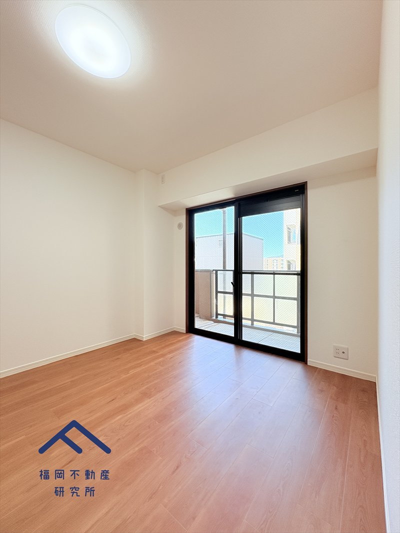 エバーライフ春日公園の洋室