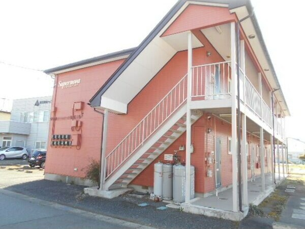 シュペルノーヴァのロビー