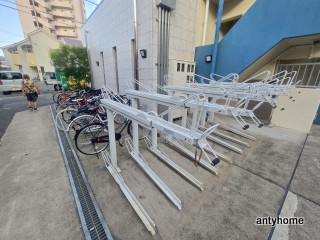 ホープ上新庄　仲介手数料無料の駐車場