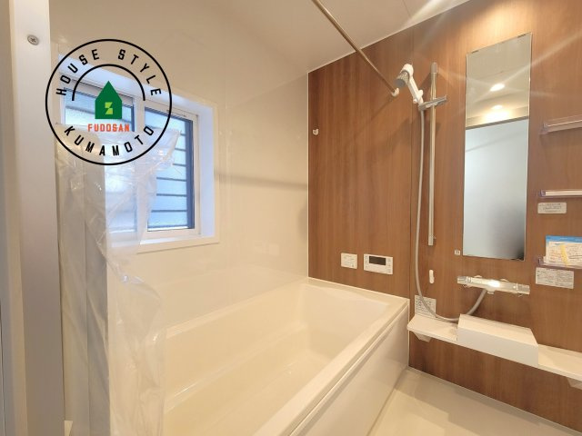 玉名市松木第2-3棟（1号棟）の浴室|1日の疲れを癒してくれる広々バスルーム。雨の日のお洗濯にも大活躍な浴室乾燥機付です！