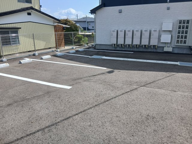 aries　(アリエス)の駐車場