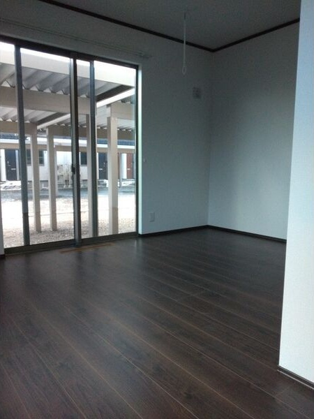 ル・メイユール東宮野目B棟の居間・リビング