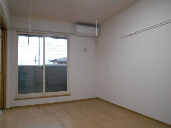 エスペランサIIIの居間・リビング