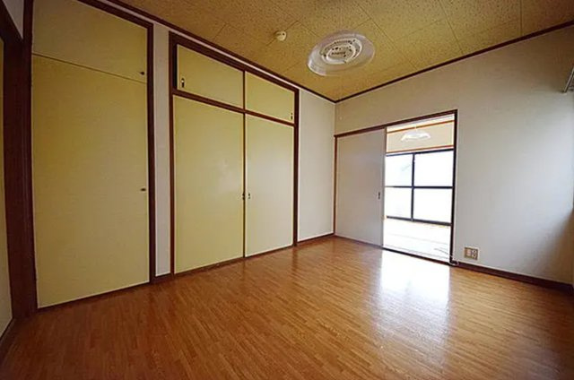 清瀬市中里1丁目　一棟売アパートの洋室