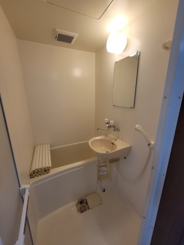 Lapis RURI(ラピス　ルリ)の浴室