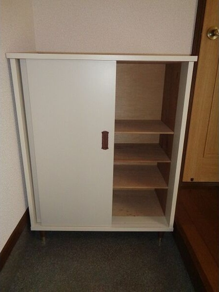 ユリハイツB棟の玄関