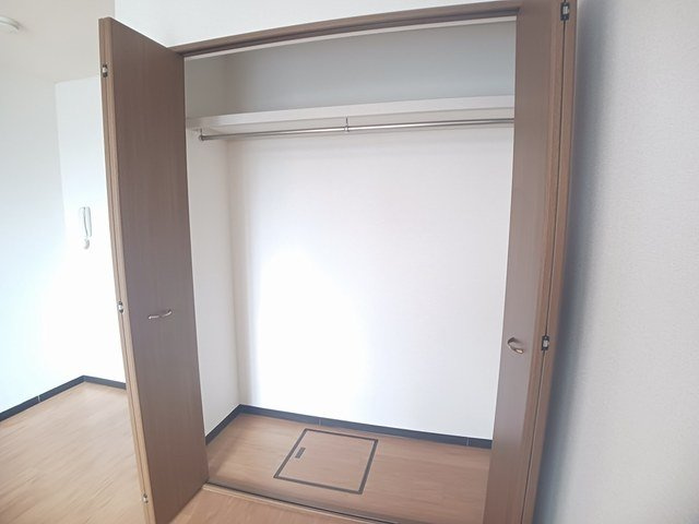 エンブレム柳原の収納