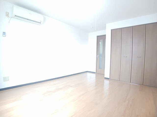 エンブレム柳原の内装