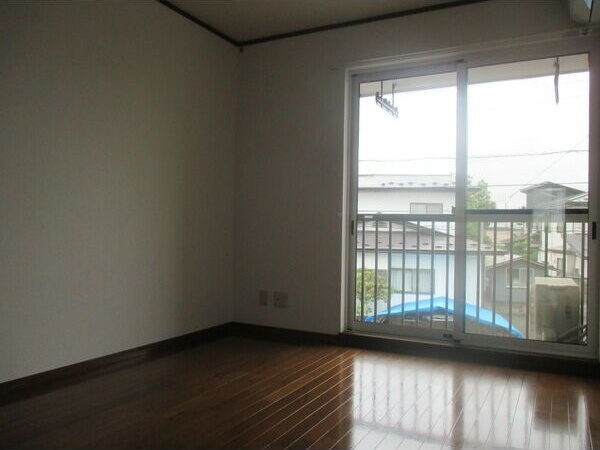 イトムンプラィの居間・リビング