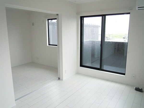 RESI NAGAI(レジながい)Ⅰ、Ⅱの居間・リビング