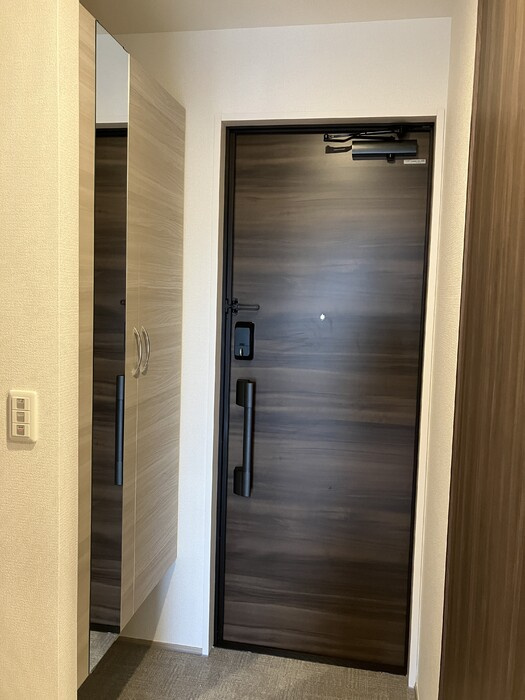 D-room太日通の玄関