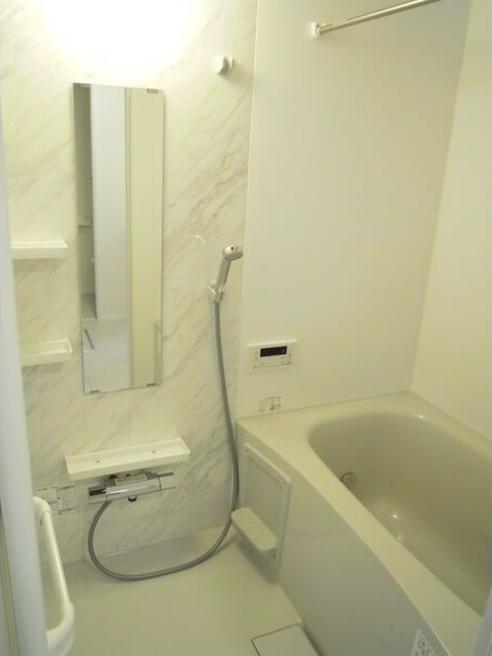 ニュースカイタウンB棟の浴室