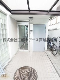 【エントランス】