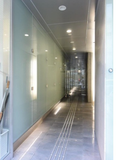 BRAVI北浜のエントランス