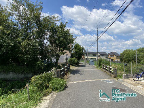 上高野奥小森町 土地(1号地)の前面道路含む現地写真