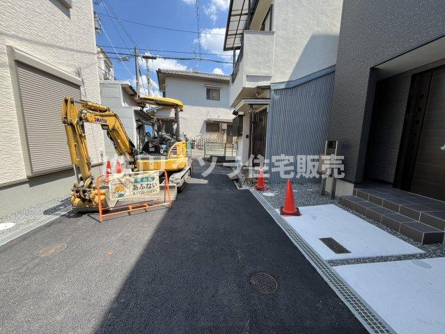 仁和寺町　新築一戸建て　７号棟の前面道路含む現地写真|■物件内覧・資金計画相談・住宅ローン相談、リフォーム相談、お問合せ受付中■
※当日・翌日のご内覧、ご相談はお電話でのお問合せがスムーズです！