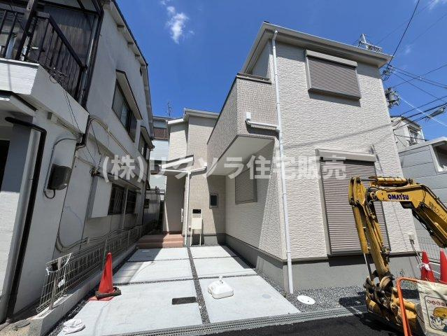 仁和寺町　新築一戸建て　8号棟の外観|新しい生活にいかがでしょうか？外観はお住まいの顔になります。こだわりたいポイントですね。外壁塗装や屋根塗装のご相談も承っております。
■現地内覧・資金計画相談・住宅ローン相談もお問合せ受付中■