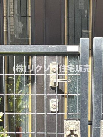 木屋元町　中古一戸建ての防犯設備|ツーシリンダー錠
■物件内覧・資金計画相談・住宅ローン相談、リフォーム相談、お問合せ受付中■
※当日・翌日のご内覧、ご相談はお電話でのお問合せがスムーズです！