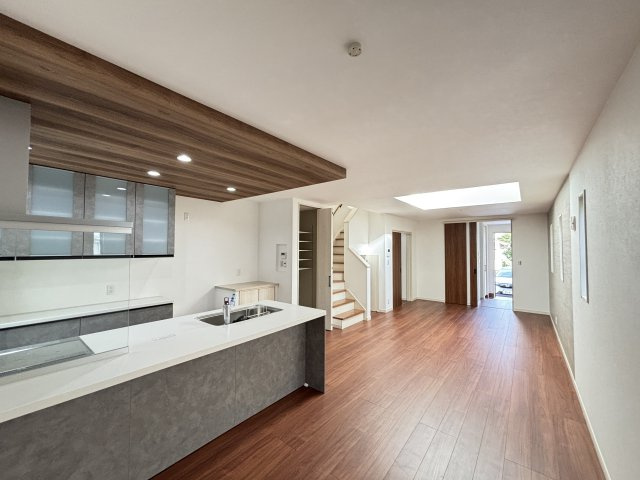 新築戸建　上安2丁目（No.2／No.3）の居間・リビング