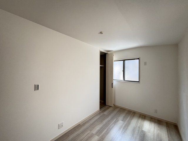 新築戸建　上安2丁目（No.2／No.3）の洋室