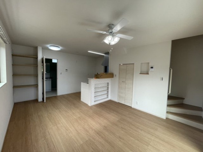 【居間・リビング】 | 恩納村名嘉真　２棟建て | A棟