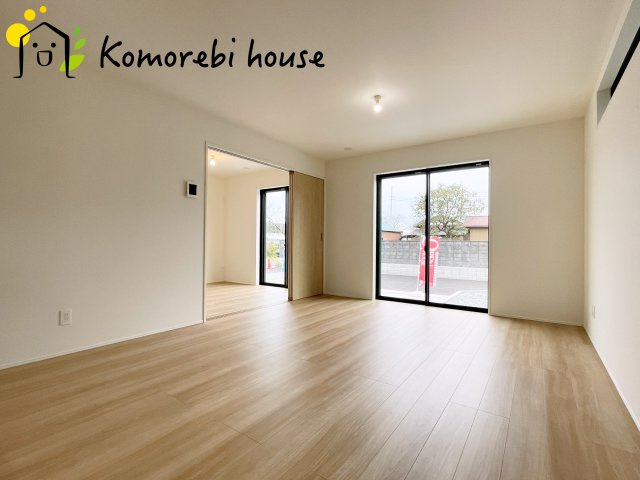 さいたま市見沼区深作　11期　新築一戸建て　グラファーレ　02の居間・リビング|使いやすい居間です