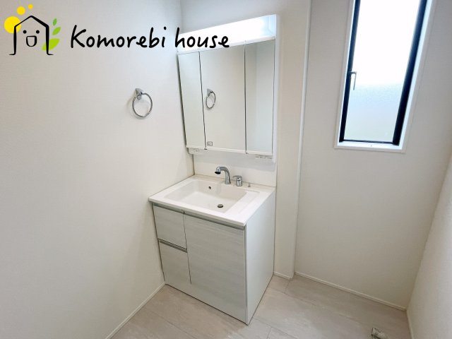 さいたま市見沼区深作　11期　新築一戸建て　グラファーレ　02の独立洗面台|独立洗面台です