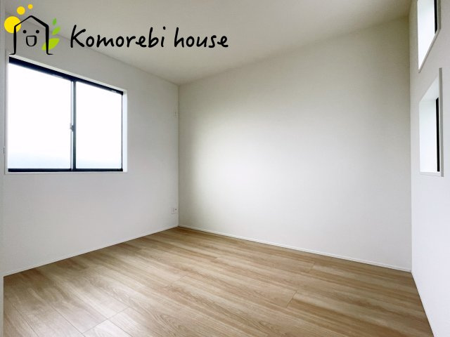 さいたま市見沼区深作　11期　新築一戸建て　グラファーレ　02の洋室|落ち着いた色調の洋室です