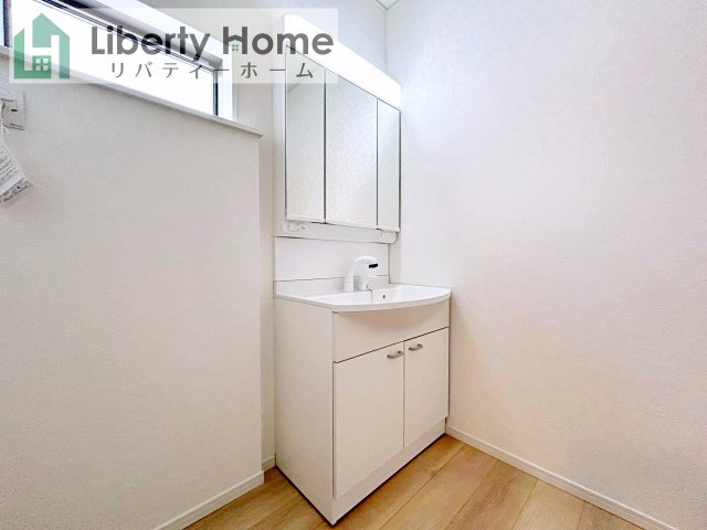 常陸大宮市石沢第4　新築戸建　4号棟の独立洗面台