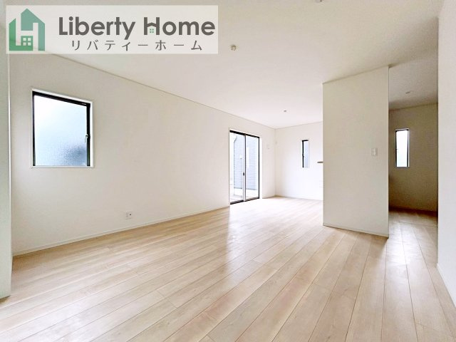 常陸大宮市石沢第4　新築戸建　4号棟の居間・リビング