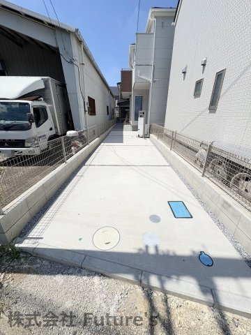 三郷市彦沢1丁目　新築戸建　全1棟の駐車場|カースペース1台分付き