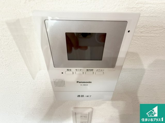 堺市美原区平尾　新築一戸建ての防犯設備|カラーモニターインターホン！声だけでなく来訪者の姿や顔がモニターで確認できるので、小さなお子様がいらっしゃるご家庭でも安心できます！