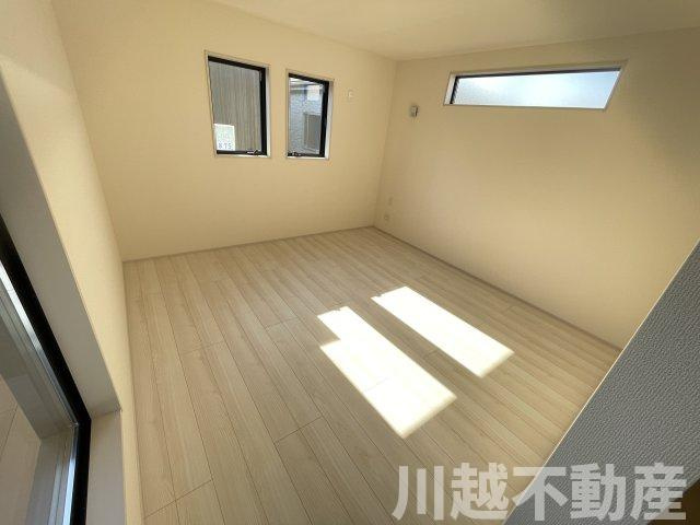 ３路線利用可能の洋室|SNSから当社の内側覗き見できますww