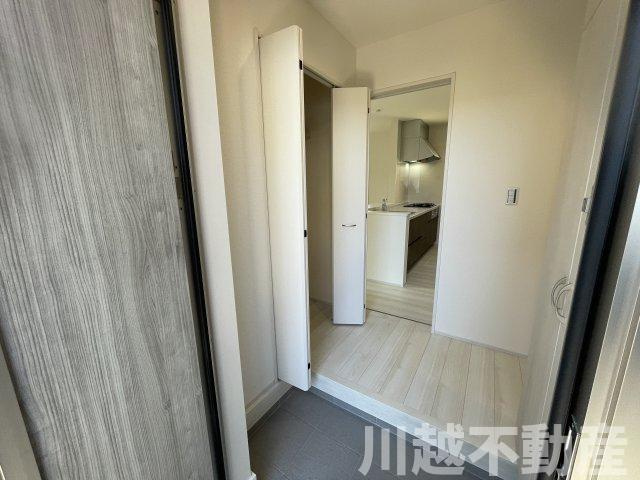 ３路線利用可能の玄関|当社で火災保険も取り扱っています